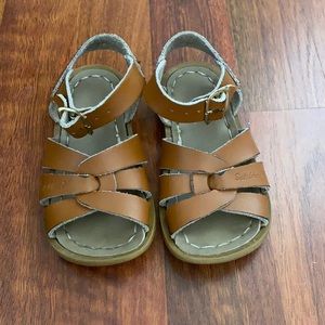 Tan Saltwater Sandals by Hoy.